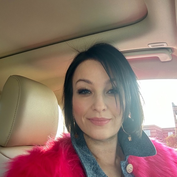 Shows!!!!! “Liked To Be Notified of My Live Show”. Give away. - Picture 10 of 16